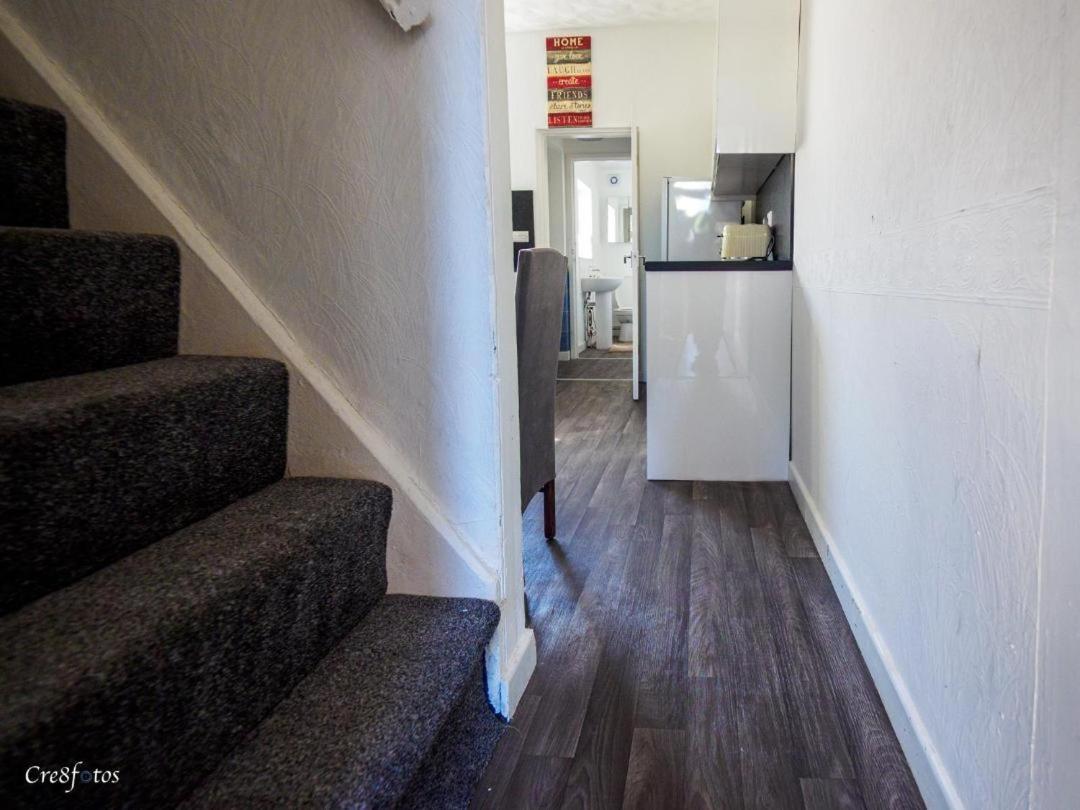12 Cornwallis Lodge Family Room 2 Stoke-on-Trent Екстериор снимка