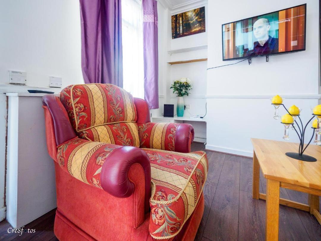 12 Cornwallis Lodge Family Room 2 Stoke-on-Trent Екстериор снимка