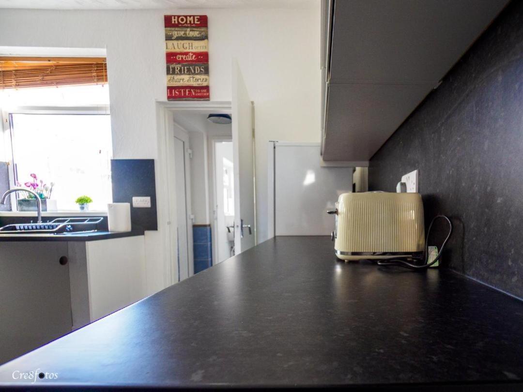 12 Cornwallis Lodge Family Room 2 Stoke-on-Trent Екстериор снимка