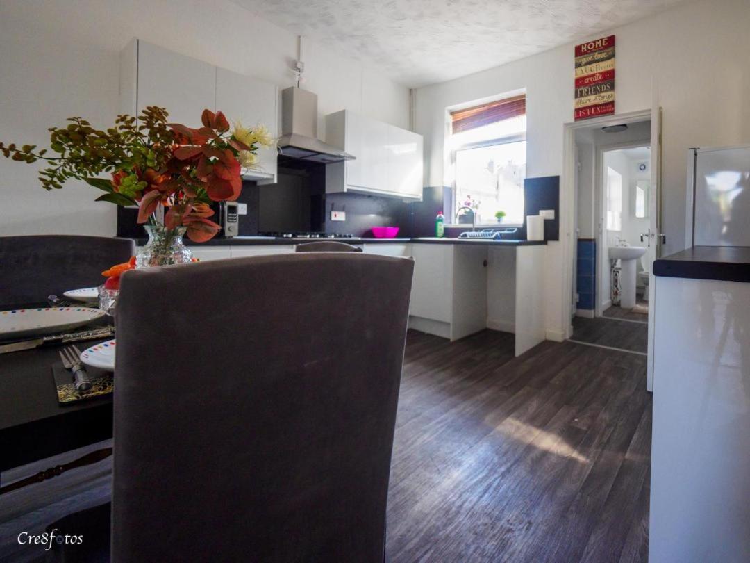 12 Cornwallis Lodge Family Room 2 Stoke-on-Trent Екстериор снимка